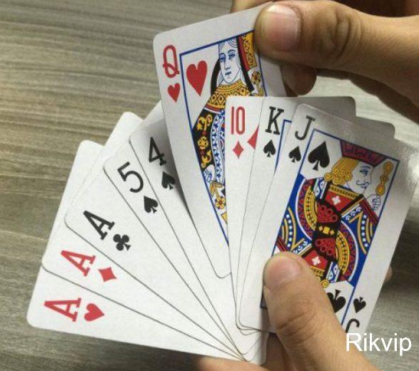 Cần quyết đoán khi tham gia bài thửa đánh phỏm 